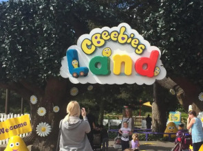 BEAUTIFUL TERRACE COTTAGE HOME, 3 BEDROOM HOUSE near Alton Towers, LEEK Centre, Peak District on doorstep