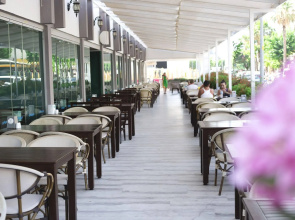 Mert Seaside Hotel