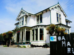 Chillawhile Backpackers Art Gallery - Hostel