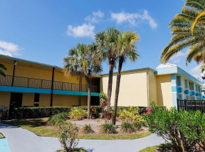 Garnet Inn & Suites, Orlando