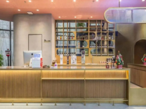 Luoyang Hesheng Hotel (Peony Plaza)