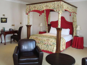 Waterton Park Hotel