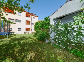 Charming house on the beach and Deluxe Apartment