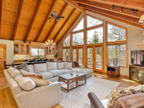 Bass Lake Beauty! 4 BDR Sleeps 16, Lakefront Views