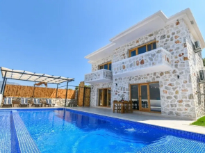 Villa Jet by Akdenizvillam