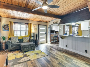 Private Pool, Deck & Patio: Galveston Oasis!