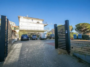 Beachy Vibes- 900m From the Beach