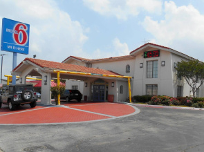 Motel 6 Dallas Plano Southeast