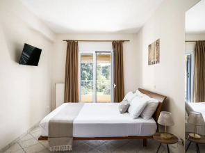 Villa Nina with Private Plunge Pool by Konnect, 5 km to Corfu Town