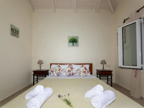 Adonino Residence-The House of Pomegranates