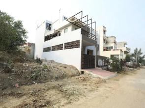 OYO 12220 Krishnavi INN