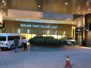 Golden Service Suite At Times Square