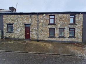 Perfect Location 3 Bed Serviced apartment with Bike Storage for BPW. Close to Brecon Beacons