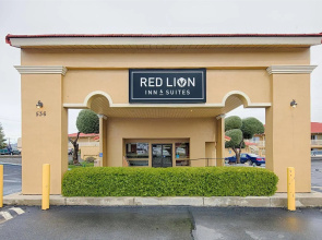 GuestPlace Inn & Suites