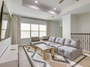 Pet-friendly Duplex Unit in Southwest Houston