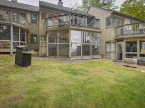 Gilford Townhome w/ Lakefront Beach & Pool Access!