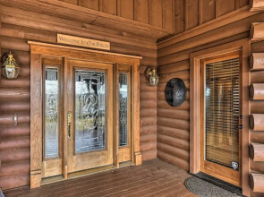 Hot Tub, Grill: Hilltop Log Cabin in Hot Springs!