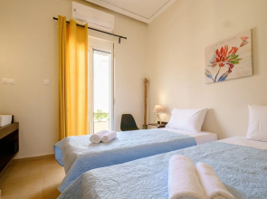 Home with Courtyard in Heart of Old Town