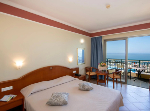 Hydramis Palace Beach Resort