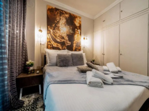 Corona Deluxe Apt Must