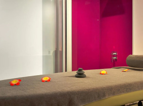 Отель 72 Sharjah