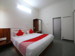 OYO 37077 Hotel Rawat