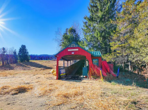 Walk to Mt Snow: Cozy West Dover Condo