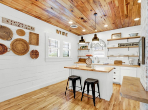 Luxurious Home Near Main Firepit and Hot Tub