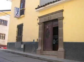 Hostal Tres Mascaras