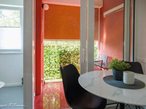 Apartment Sleeps 4 With Free Parking