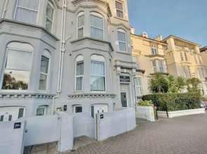 Southsea Apartment-Parking-Pool-Hot tub