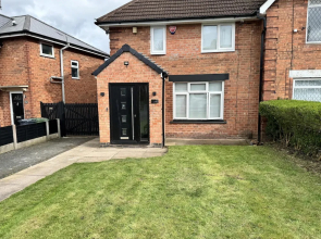 Impeccable 3-bed House in Walsall