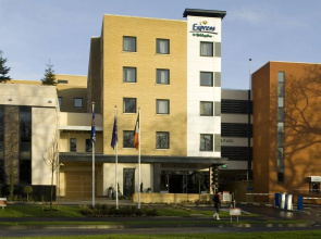 Holiday Inn Express Hotel Dublin Airport by IHG