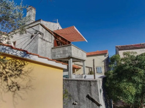 Awesome Apartment in Valun With 1 Bedrooms