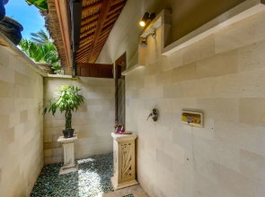 Bali Villa Near the Beach, 2015