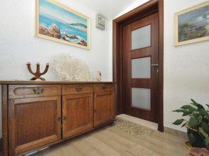 Beautiful Home in Makarska With Wifi and 4 Bedrooms