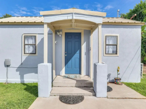 < 1 Mi to Enmu: Pet-friendly Home in Portales!