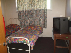 Avon City Backpackers