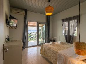 Vallia's Seaview & Stylish Apartments by Konnect, Nisaki