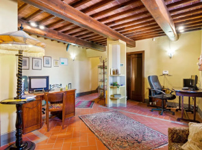 Valley-view Apartment in San Miniato with Swimming Pool