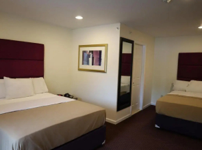 The Warwick Motel and Suites