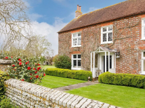 Impressive Country Estate Sleeps 17