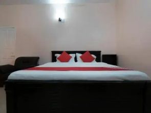 Chandra Manor by OYO Rooms