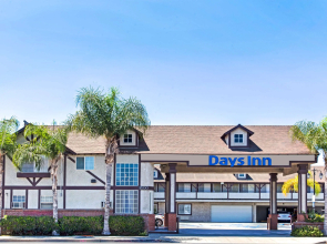 Cabana Inn & Suites