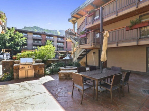 Downtown Aspen 2 Bedroom Condo
