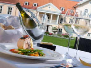 Загородный клуб и spa-центр усадьбы Вихула