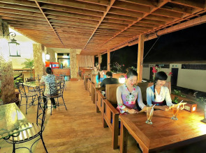 Alron Hotel Kuta Powered by Archipelago