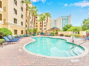 Universal Studio Condo w Pool and Hot Tub