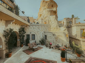Zara Cave Hotel +10
