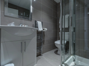 Kensington Gardens Hotel